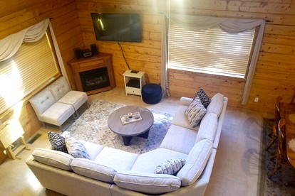Beautiful Comfy Cabin Perfect for Families with Spa in Arkansas - Eureka Springs, Arkansas - glamping.directory