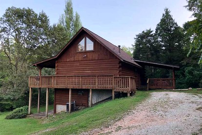Beautiful Comfy Cabin Perfect for Families with Spa in Arkansas - glamping.directory