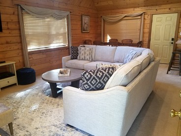 Beautiful Comfy Cabin Perfect for Families with Spa in Arkansas - Eureka Springs, Arkansas - glamping.directory