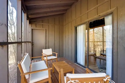 Serene Woodland Studio Retreat with Outdoor Amenities, Near Fishing, Hiking & Gentry, AR - Gentry, Arkansas - glamping.directory