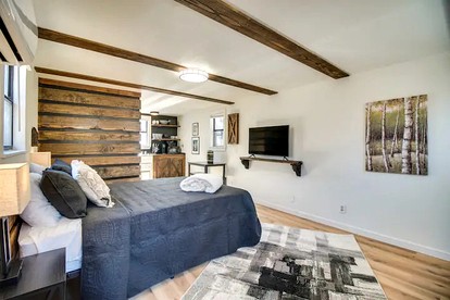 Serene Woodland Studio Retreat with Outdoor Amenities, Near Fishing, Hiking & Gentry, AR - Gentry, Arkansas - glamping.directory