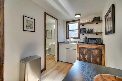 Serene Woodland Studio Retreat with Outdoor Amenities, Near Fishing, Hiking & Gentry, AR - Gentry, Arkansas - glamping.directory