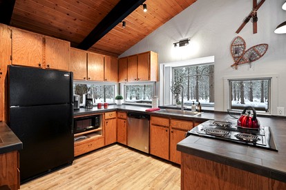 Intimate Modern Cabin Great for a Relaxing Experience in Oregon - Sunriver, Oregon - glamping.directory