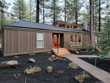 Intimate Modern Cabin Great for a Relaxing Experience in Oregon - glamping.directory