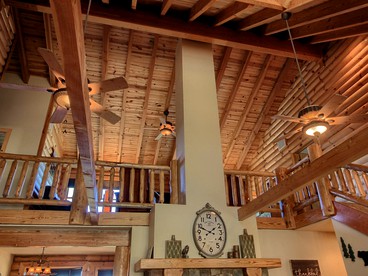 Exceptionally Spacious Log Cabin for Groups in Mariposa, California - Mariposa, California - glamping.directory