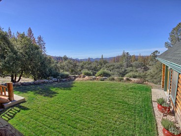Exceptionally Spacious Log Cabin for Groups in Mariposa, California - Mariposa, California - glamping.directory
