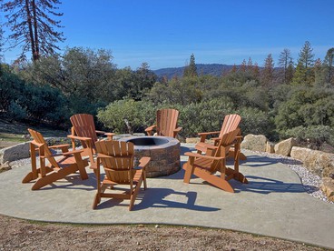 Exceptionally Spacious Log Cabin for Groups in Mariposa, California - Mariposa, California - glamping.directory
