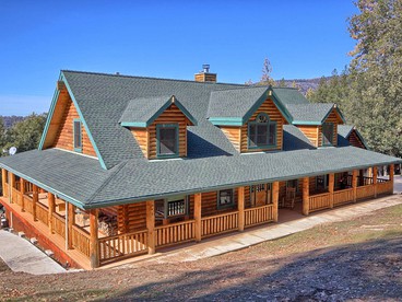 Exceptionally Spacious Log Cabin for Groups in Mariposa, California - glamping.directory