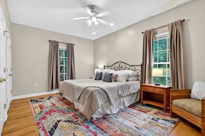 Resplendent Cabin Haven near Shenandoah River in Virginia - Luray, Virginia - glamping.directory