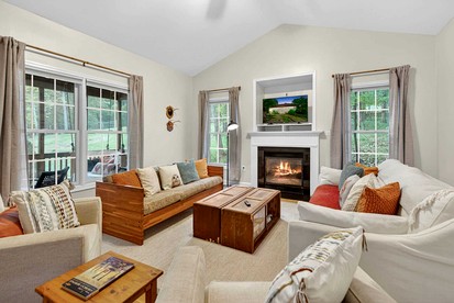 Resplendent Cabin Haven near Shenandoah River in Virginia - Luray, Virginia - glamping.directory