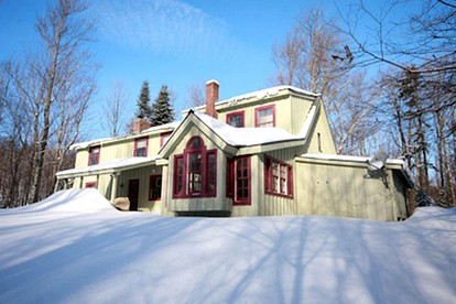 Charming Secluded Cottage with Fairy Tale Woodlands in Vermont's Green Mountains - glamping.directory