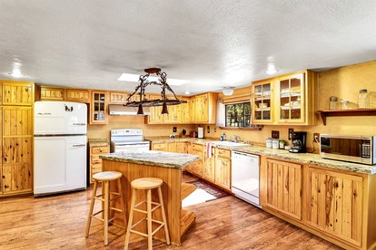 Authentic One Hundred Year Old Log Cabin in the Kaibab Forest, near the Grand Canyon, Arizona - Parks, Arizona - glamping.directory