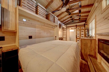 Appalachian Adventure in this Tiny Cabin near Hiawassee, Ideal for Couples' Glamping - Hayesville, North Carolina - glamping.directory