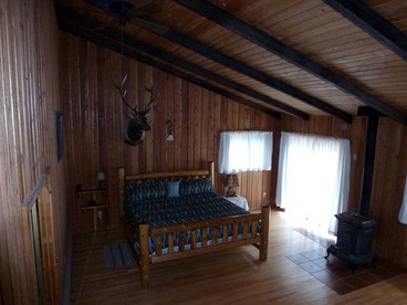 Mountain Ranch House near Big Hole River in Butte, Montana - Wise River, Montana - glamping.directory