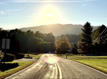 Peaceful Off-Grid Airstream for a Relaxing Getaway Surrounded by Nature in Zionville, North Carolina - Zionville, North Carolina - glamping.directory