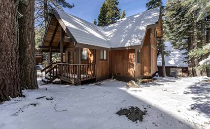 Spacious Cabin Rental with a Cozy Fireplace Ideal for Lake Tahoe Family Vacations - glamping.directory