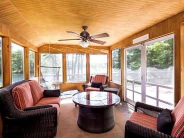 Stunning Rustic Rental with Lake Views in Wolfeboro, New Hampshire - Wolfeboro, New Hampshire - glamping.directory