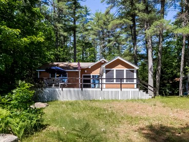 Stunning Rustic Rental with Lake Views in Wolfeboro, New Hampshire - Wolfeboro, New Hampshire - glamping.directory