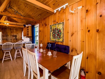 Stunning Rustic Rental with Lake Views in Wolfeboro, New Hampshire - Wolfeboro, New Hampshire - glamping.directory