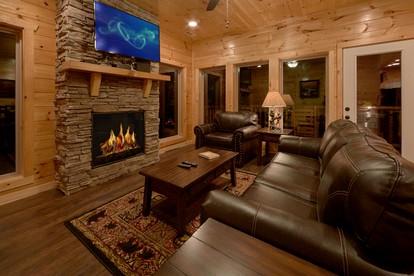 Deluxe Tennessee Cabin with a Hot Tub for a Great Smoky Mountain Vacation - Sevierville, Tennessee - glamping.directory