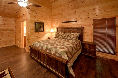 Deluxe Tennessee Cabin with a Hot Tub for a Great Smoky Mountain Vacation - Sevierville, Tennessee - glamping.directory