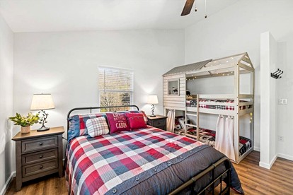 Chic Cabin with Game Space, Jacuzzi and Private Deck in Tennessee - Speedwell, Tennessee - glamping.directory