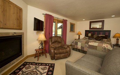 Rustic Four-Season Vacation Rental near San Juan National Forest, Colorado - Durango, Colorado - glamping.directory