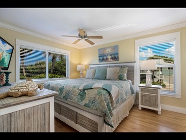Beachfront Getaway with Stunning Ocean Views and Private Balcony on Anna Maria Island, Florida - Holmes Beach, Florida - glamping.directory