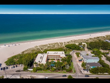 Beachfront Getaway with Stunning Ocean Views and Private Balcony on Anna Maria Island, Florida - Holmes Beach, Florida - glamping.directory