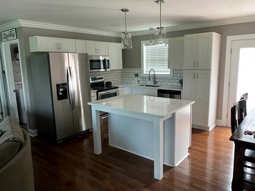 Pet-Friendly Cottage with Fully Equipped Deck and Garden in Huntersville, North Carolina - Huntersville, North Carolina - glamping.directory