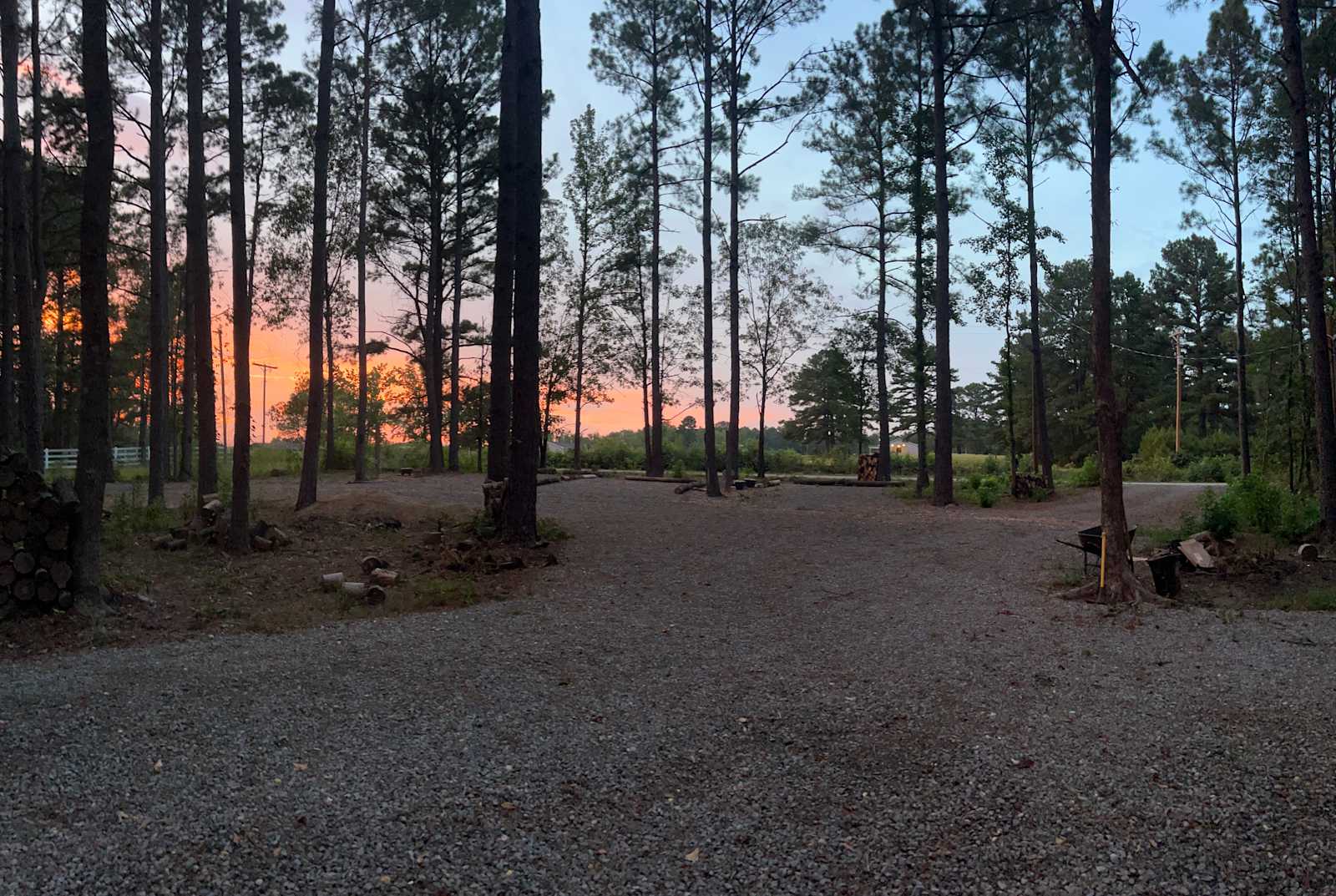 Crystalwood Retreat - Benton, Arkansas - glamping.directory