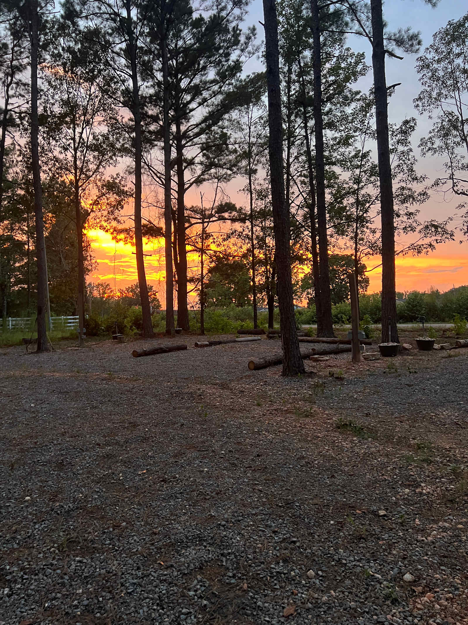 Crystalwood Retreat - Benton, Arkansas - glamping.directory