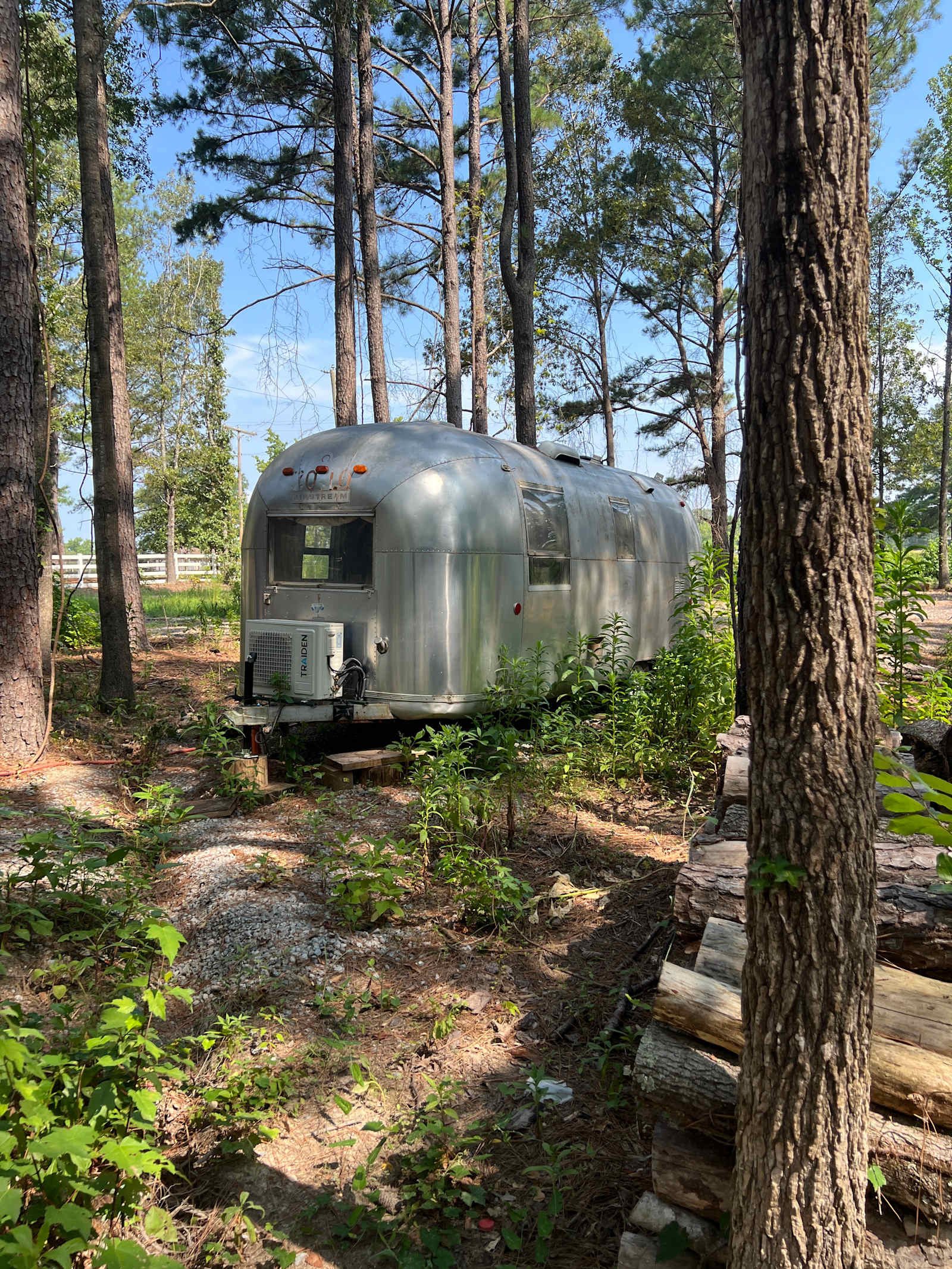 Crystalwood Retreat - Benton, Arkansas - glamping.directory