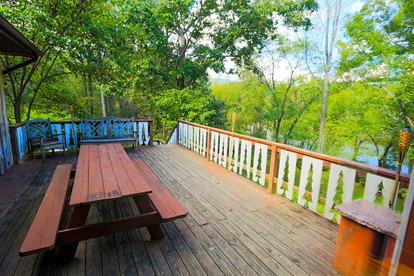 Secluded Cabin Rental for a Large Group Getaway on the Shenandoah River near Luray, Virginia - Luray, Virginia - glamping.directory