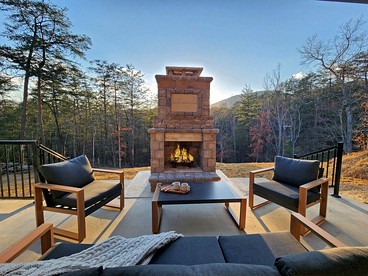 Luxurious Cabin in the Mountains with Game Room in Sevierville, Tennessee - Sevierville, Tennessee - glamping.directory