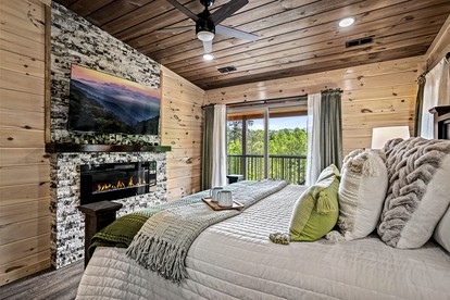 Luxurious Cabin in the Mountains with Game Room in Sevierville, Tennessee - Sevierville, Tennessee - glamping.directory