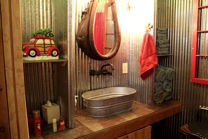 Rustic Cabin Rental with Festive Decor in Franklin County, Arkansas - Ozark, Arkansas - glamping.directory