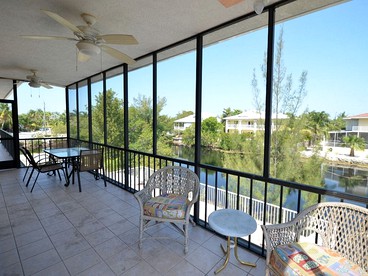 Incredible Beach Cottage Rental with Heated Swimming Pool in Islamorada, Florida - Islamorada, Florida - glamping.directory
