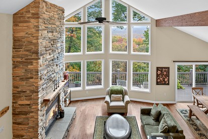 Scenic Dog-Friendly Mountain Chalet with Panoramic Views & Game Loft Near Berkeley Springs, Hedgesville, WV - Hedgesville, West Virginia - glamping.directory