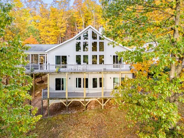 Scenic Dog-Friendly Mountain Chalet with Panoramic Views & Game Loft Near Berkeley Springs, Hedgesville, WV - glamping.directory