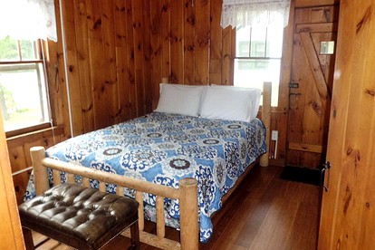 Charming Cottage Rental with Lake Vanare Views near Albany, New York - Lake Luzerne, New York - glamping.directory