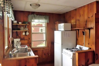 Charming Cottage Rental with Lake Vanare Views near Albany, New York - Lake Luzerne, New York - glamping.directory