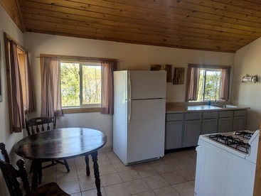 Secluded Lakeside Log Cabin Ideal for Couples Getaway' in Hayward, Wisconsin - Hayward, Wisconsin - glamping.directory