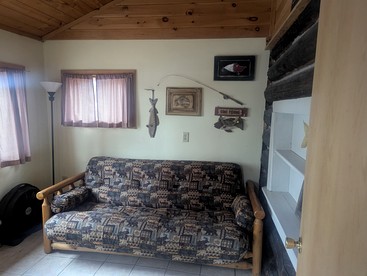 Secluded Lakeside Log Cabin Ideal for Couples Getaway' in Hayward, Wisconsin - Hayward, Wisconsin - glamping.directory