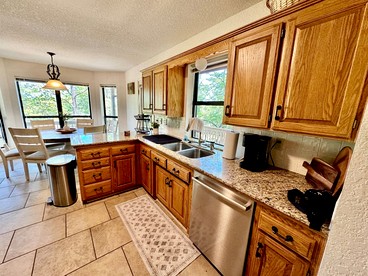 Nature Lover’s Dream with Expansive Tiered Deck Spaces in Garfield, Arkansas - Garfield, Arkansas - glamping.directory