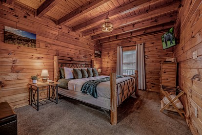 Cozy Rustic Cabin for a Smoky Mountain Getaway in Pigeon Forge, Tennessee - Pigeon Forge, Tennessee - glamping.directory