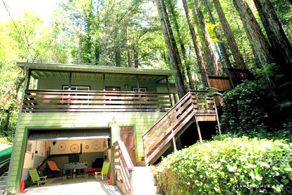 Spacious Cottage Getaway with a Hot Tub in Guerneville, California - glamping.directory