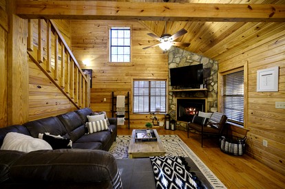 Wonderful Cabin Nestled in the Trees in Broken Bow, Oklahoma - Broken Bow, Oklahoma - glamping.directory