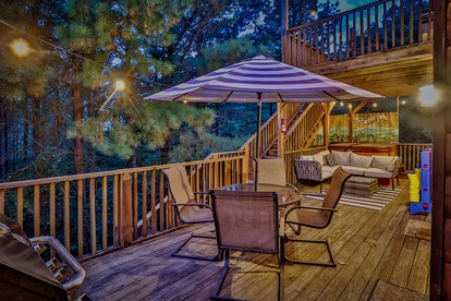 Wonderful Cabin Nestled in the Trees in Broken Bow, Oklahoma - Broken Bow, Oklahoma - glamping.directory