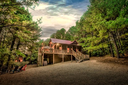 Wonderful Cabin Nestled in the Trees in Broken Bow, Oklahoma - glamping.directory